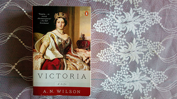 a n wilson victoria a life