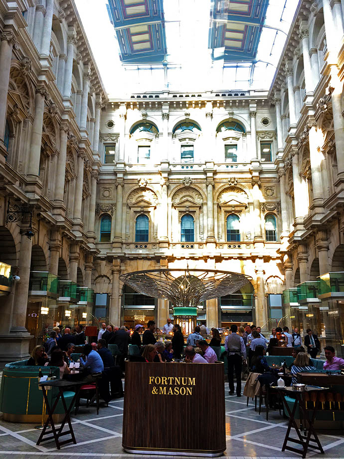 victoriaans-london-kleur-royal-exchange-fortnum-mason-resize