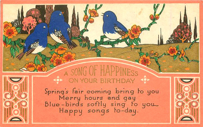 Een latere verjaardagskaart van Tuck & Sons uit 1931, met drie blauwe vogeltjes in een groen landschap, in de stijl van de Art Nouveau.