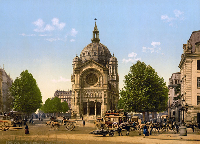 De église Saint-Augustin op een mooie zonnige dag, op een fotochroom genomen in de jaren 1890-1900. 