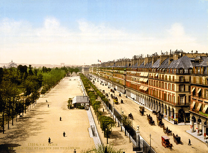De Rue de Rivoli op een fotochroom uit 1890-1900.