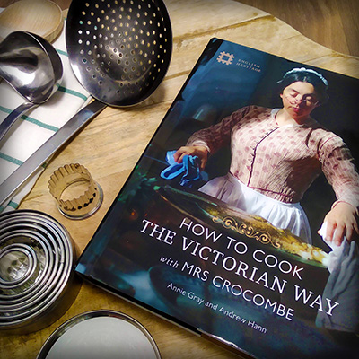 How To Cook The Victorian Way with Mrs. Crocombe, van English Heritage (2020).